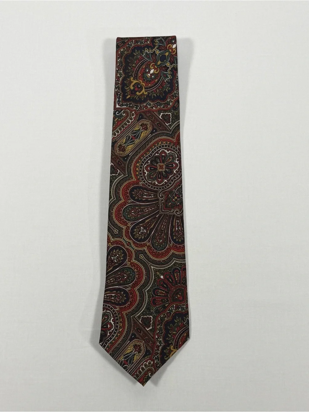 Vintage Antonio Calafatano Burgundy Silk Paisley Medallion Necktie‎